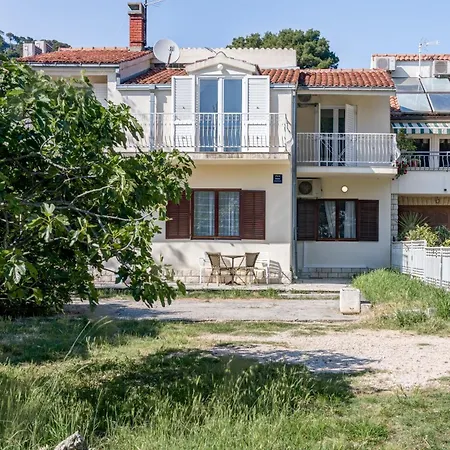 Beachfront Drazen, With Garden And Parking Daire *