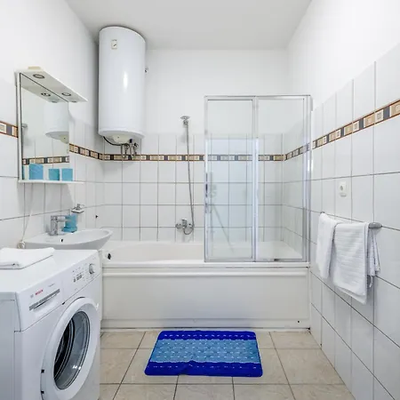 Beachfront Drazen, With Garden And Parking * Split