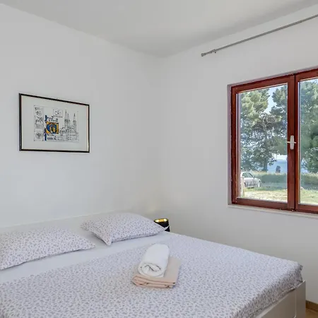 Beachfront Drazen, With Garden And Parking Daire *