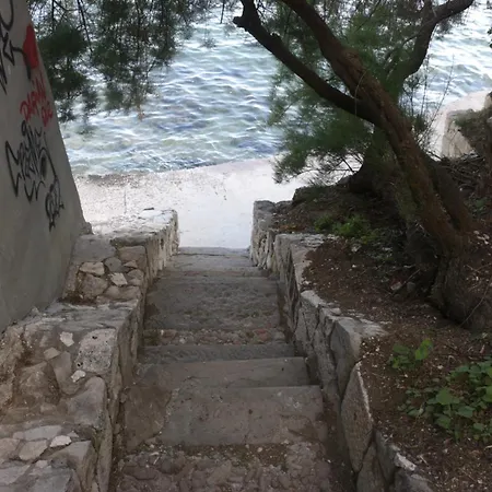Beachfront Drazen, With Garden And Parking Apartament