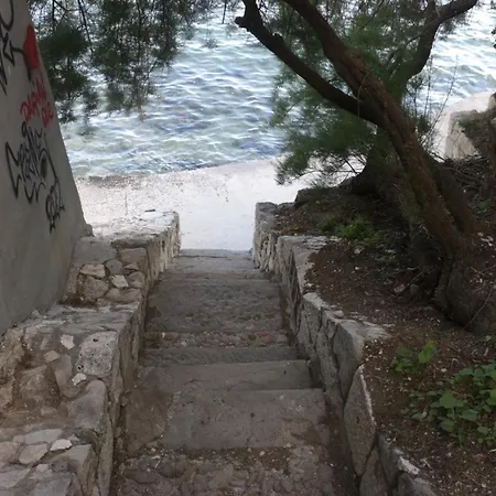 Beachfront Drazen, With Garden And Parking Apartment