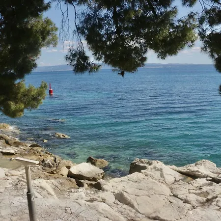 דירה Beachfront Drazen, With Garden And Parking