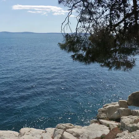 Beachfront Drazen, With Garden And Parking