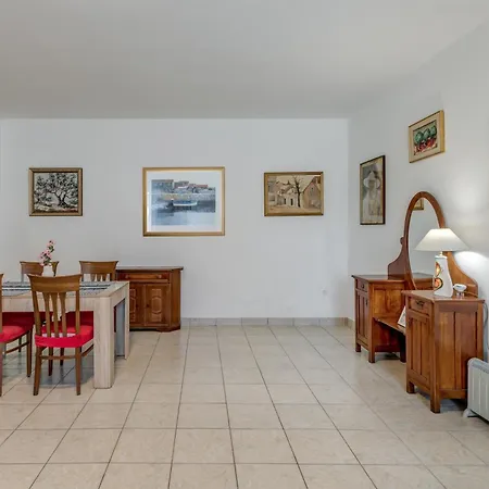 Beachfront Drazen, With Garden And Parking *