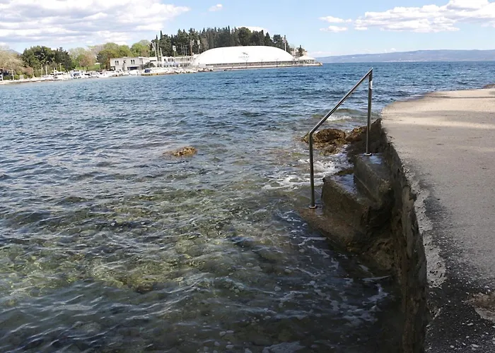 Apartamento Beachfront Drazen, With Garden And Parking