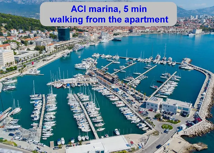 アパート Beachfront Drazen, With Garden And Parking スプリト