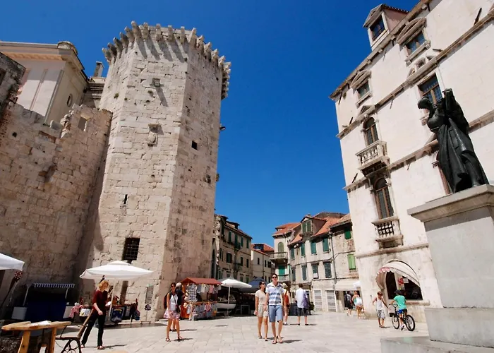 Beachfront Drazen, With Garden And Parking * Split