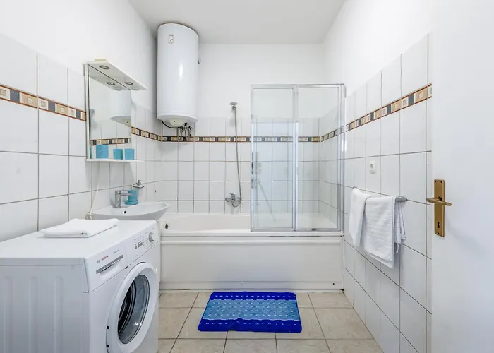 Beachfront Drazen, With Garden And Parking * スプリト