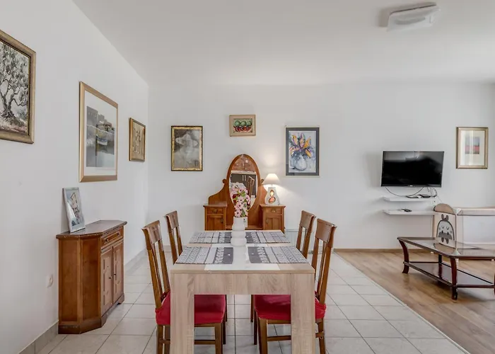 Beachfront Drazen, With Garden And Parking *