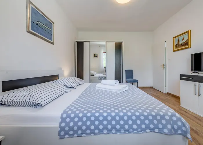 Beachfront Drazen, With Garden And Parking アパート *